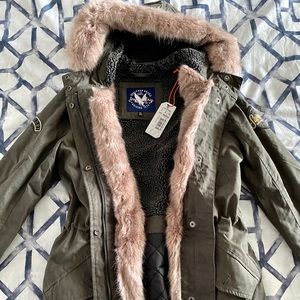 Faux fur lined parka (Khaki)